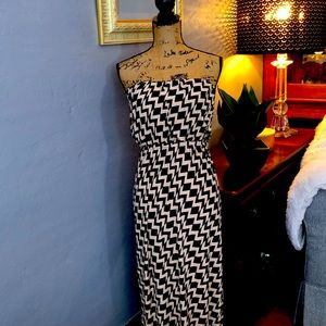 Maxi long Black and Beige Dress by 🩷🩷🩷